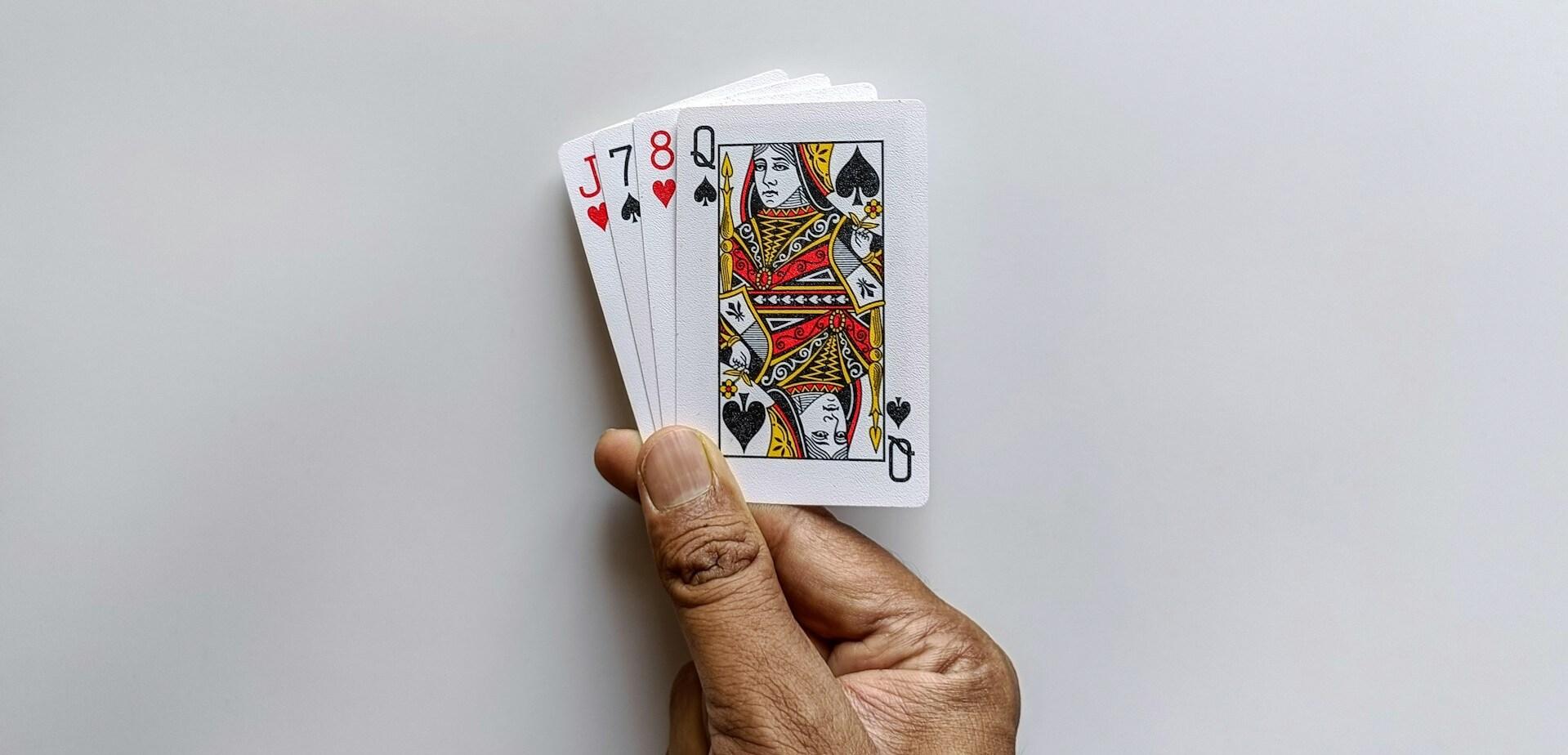 Handkarten auf wei&szlig;em Hintergrund