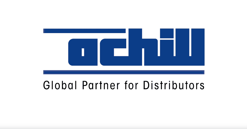 Logo der Firma achill mit dem Slogan &bdquo;Global Partner for Distributors&ldquo; in blauer Schrift.